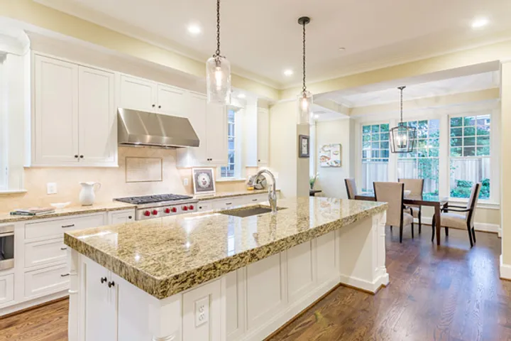 Kitchen pendant and recessed lighting
