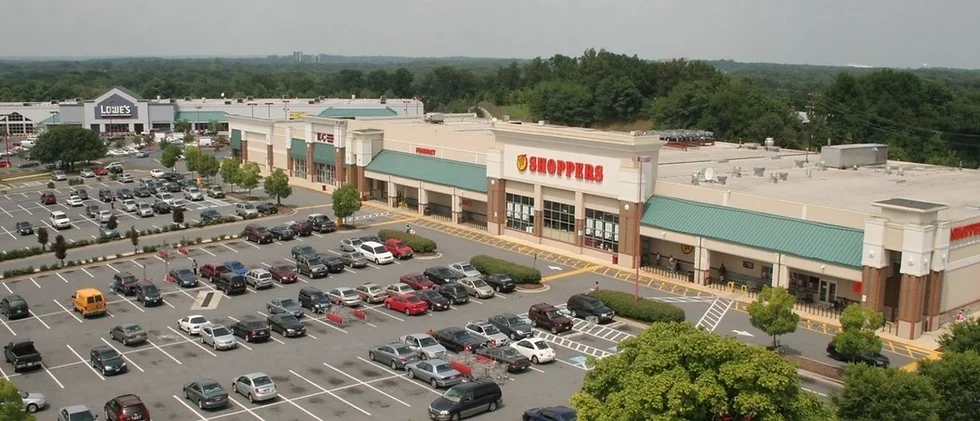 Shoppers and Lowe's shopping plaza